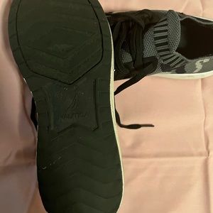 Shoes kids. 5$ cash local and pick up